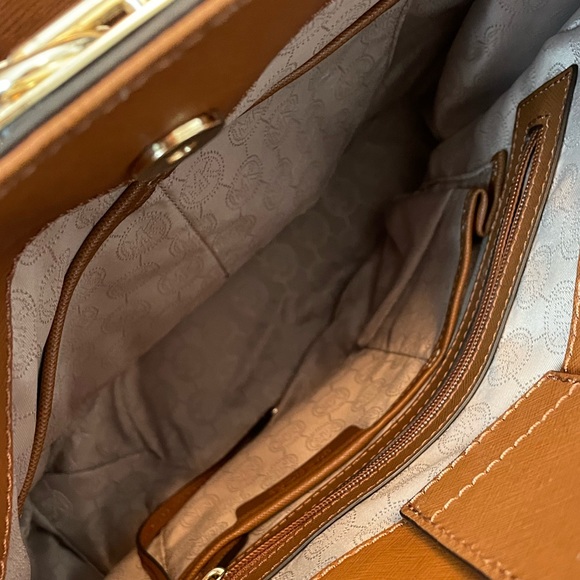 Michael Kors Authentic Bag - Picture 3 of 4